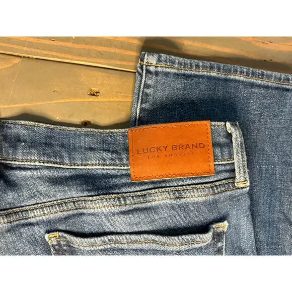 Lucky Brand Mid Rise Straight Sweet blue jeans women's size 14 - Picture 9 of 12